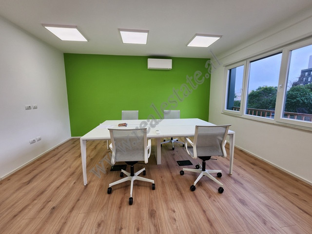 AMBIENTE ZYRE CO-WORKING SPACE PER QERA PRANE PAZARIT TE RI.
Vendndodhja: Pran&euml; Pazarit t&euml